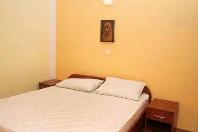 Krevet ili kreveti u jedinici u objektu Apartments and rooms by the sea Rogoznica - 3097