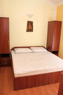 Krevet ili kreveti u jedinici u objektu Apartments and rooms by the sea Rogoznica - 3097