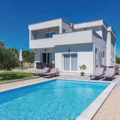 Four-Bedroom Holiday Home In Zaton