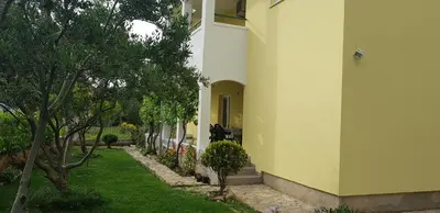 Vrt u objektu Apartmani Vranjkovic