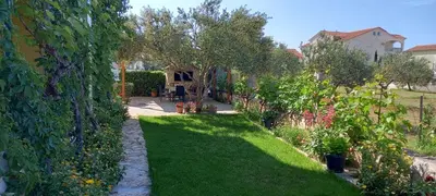 Vrt u objektu Apartmani Vranjkovic