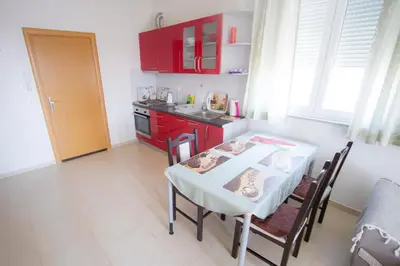 Kuhinja ili čajna kuhinja u objektu Apartments Mila