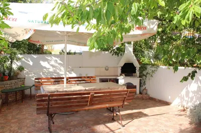 Restoran ili neka druga zalogajnica u objektu Apartment Davorka
