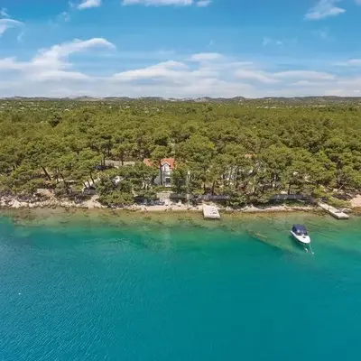 Six-Bedroom Holiday Home In Sibenik