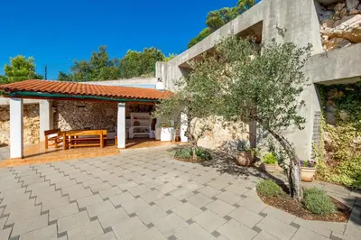 Zgrada u kojoj se nalazi apartman