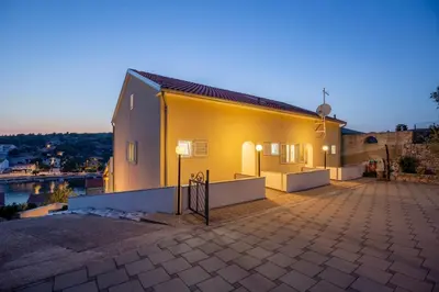 Zgrada u kojoj se nalazi apartman