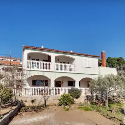 Apartments by the sea Prvic Luka