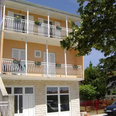 Apartments by the sea Tribunj