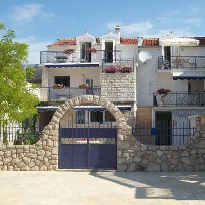 Apartment Jezera 5057g
