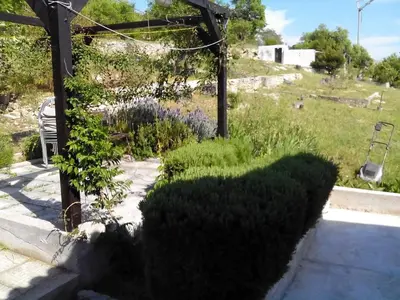 Vrt u objektu Apartments by the sea Sepurine, Prvic - 4238
