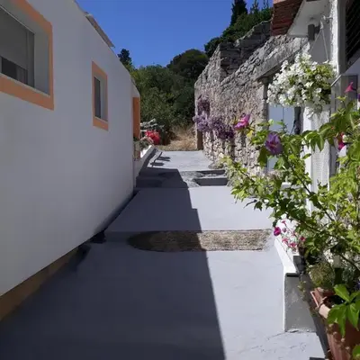 Apartments by the sea Tisno