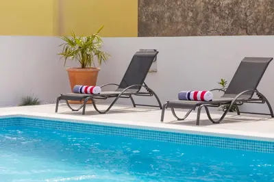 Bazen u objektu Villa Sunshine ili u blizini