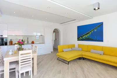 Kuhinja ili čajna kuhinja u objektu Villa Aqua
