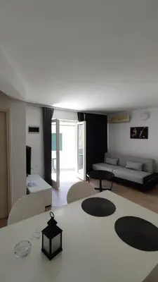 TV i/ili zabavni centar u objektu Apartments Marin