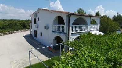 Zgrada u kojoj se nalazi apartman