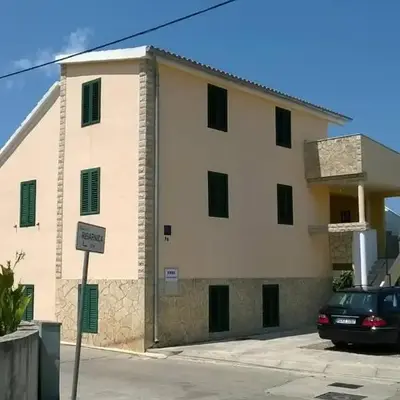 Apartments with a parking space Murter - 12299