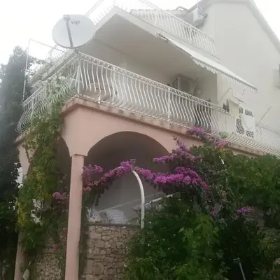 Apartments by the sea Bilo
