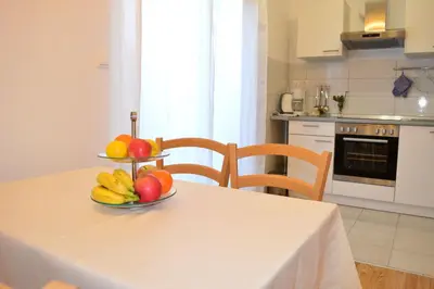 Kuhinja ili čajna kuhinja u objektu Apartments Vilim Tisno