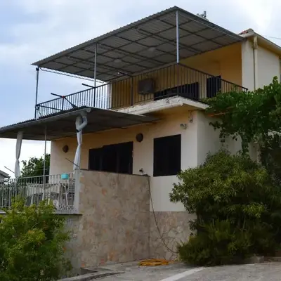 Apartments with parking space Bilo