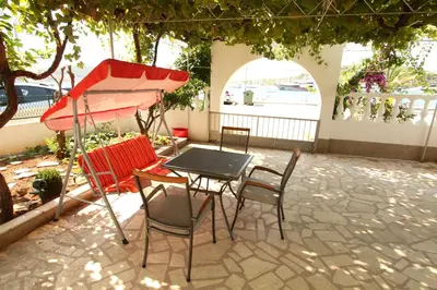 Balkon ili terasa u objektu kuca-eldic