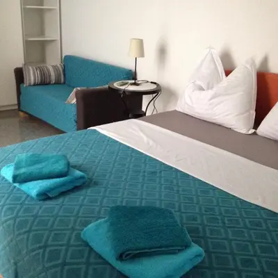 Krevet ili kreveti u jedinici u objektu Apartments by the sea Razanj, Rogoznica - 12280