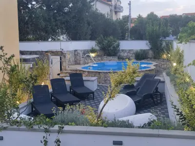 Bazen u objektu Vila Jadranka ili u blizini