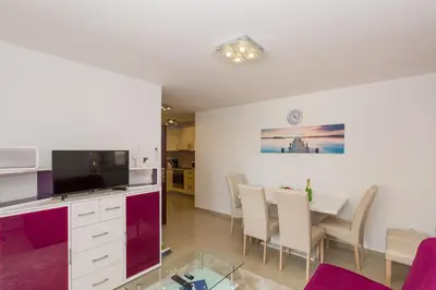 Kuhinja ili čajna kuhinja u objektu Apartments Villa-Ines Center