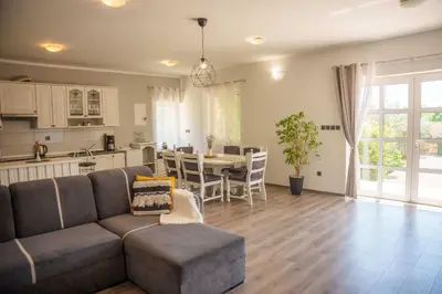 Kuhinja ili čajna kuhinja u objektu Villa Iris