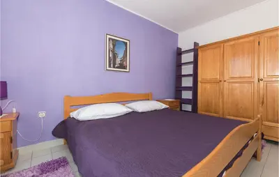 Krevet ili kreveti u jedinici u objektu Two-Bedroom Apartment In Rogoznica