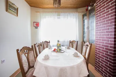 Restoran ili neka druga zalogajnica u objektu Apartmani Branko Lemac