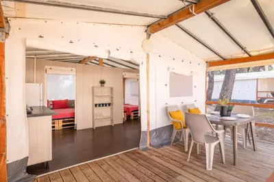 Kuhinja ili čajna kuhinja u objektu Glamping Tents - Camp Adriatic