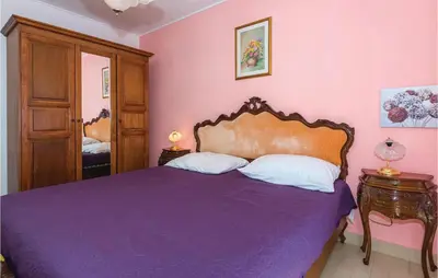 Krevet ili kreveti u jedinici u objektu Two-Bedroom Apartment In Rogoznica