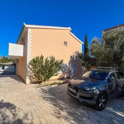 Apartments Mira