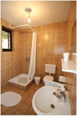 Kupaonica u objektu Apartments L&M