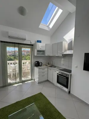 Kuhinja ili čajna kuhinja u objektu Sunce apartments