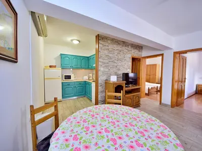 Kuhinja ili čajna kuhinja u objektu Apartment Ivamar-1 by Interhome
