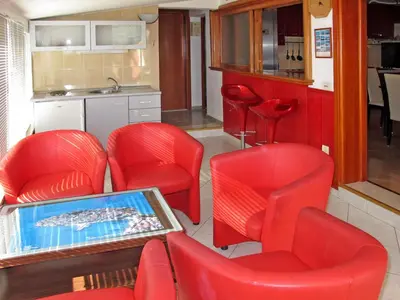 Kuhinja ili čajna kuhinja u objektu Apartment Mali Ive by Interhome