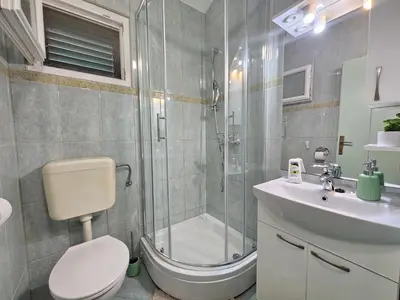 Kupaonica u objektu Holiday Home Camp Marko-1 by Interhome