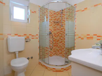 Kupaonica u objektu Apartment Grebastica-2 by Interhome