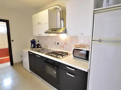 Kuhinja ili čajna kuhinja u objektu Apartment Josip-3 by Interhome