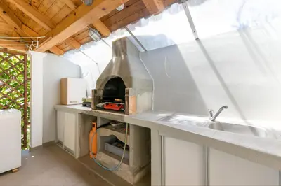 Kuhinja ili čajna kuhinja u objektu Apartment Razanj 12733b