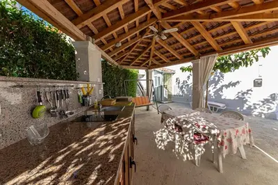 Vrt u objektu Apartments by the sea Rogoznica - 12995