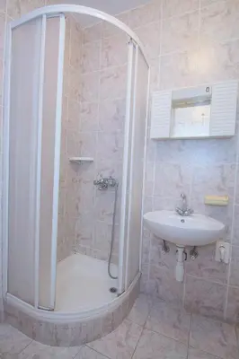 Kupaonica u objektu Apartments by the sea Rogoznica - 12995