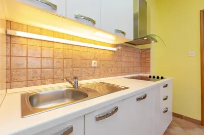 Kuhinja ili čajna kuhinja u objektu Apartments Villa Maja