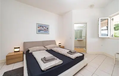 Krevet ili kreveti u jedinici u objektu Six-Bedroom Holiday Home In Primosten