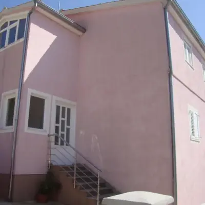 Apartments by the sea Grebastica