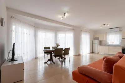 TV i/ili zabavni centar u objektu Apartments Maric