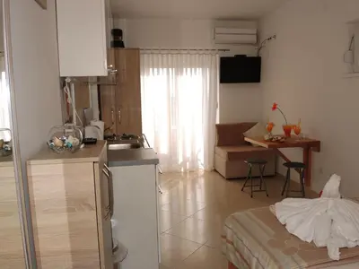 Kuhinja ili čajna kuhinja u objektu Iva Apartmani