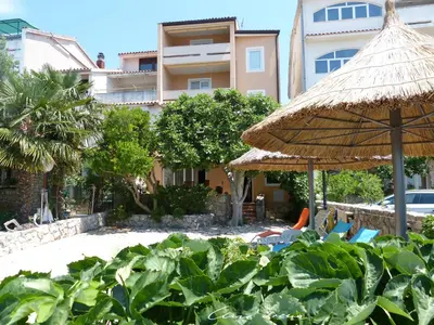 Vrt u objektu Apartments by the sea Pirovac, Sibenik - 13275