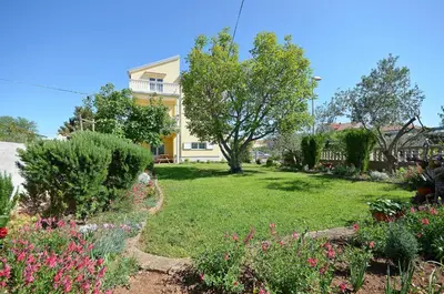 Vrt u objektu Apartments Sweet Escape